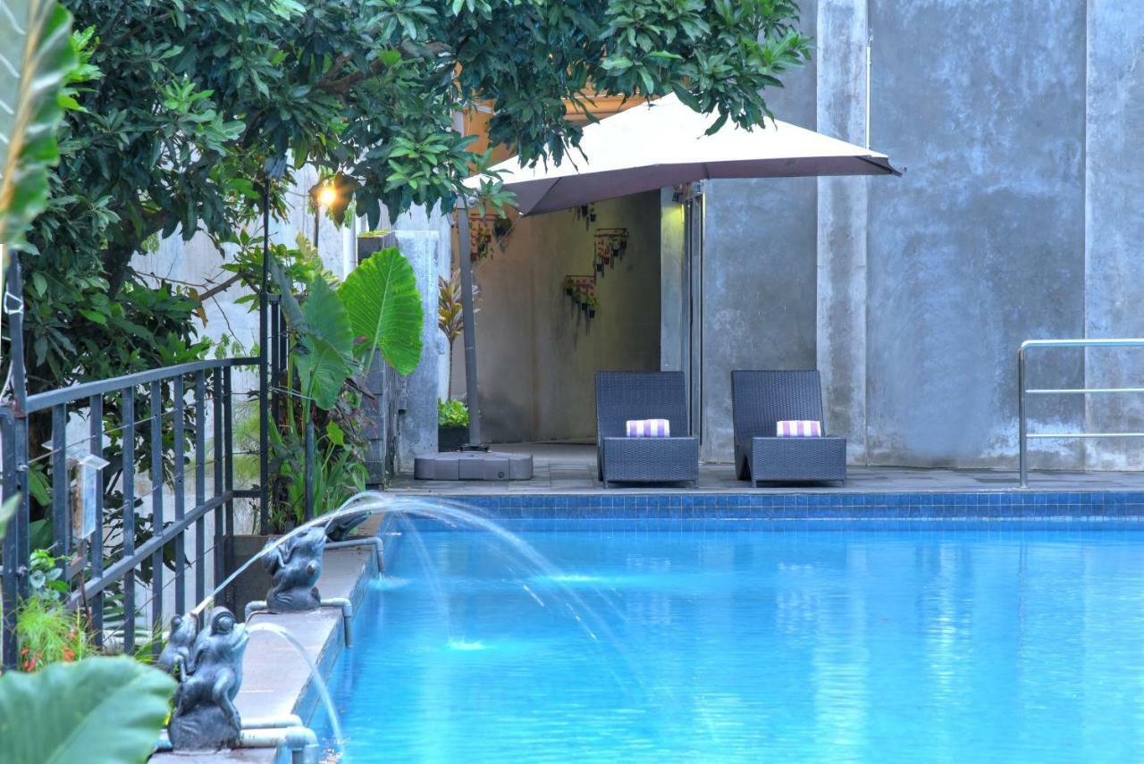 Oak Tree Emerald Hotel & Coventions Semarang Exteriér fotografie